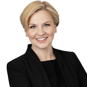 Meet your Posher, Elizabeth